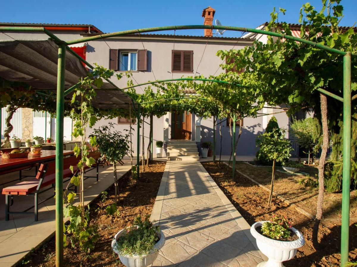 Apartment Olivia By Interhome Pićan Exterior foto